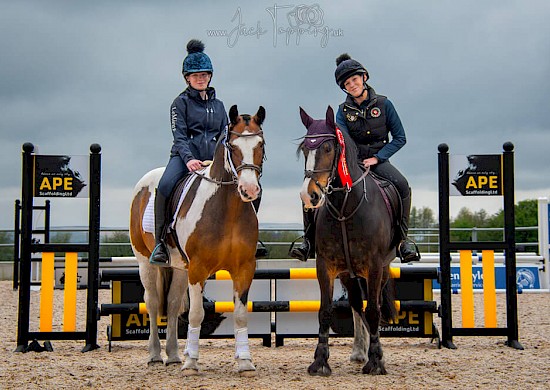 80cm class – winners 1st Place Ruby Godsell on Apple, 2nd Place Sophie Godsell on Lulu